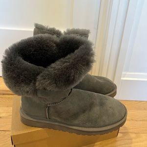 UGG Bailey Button Boot Size 8